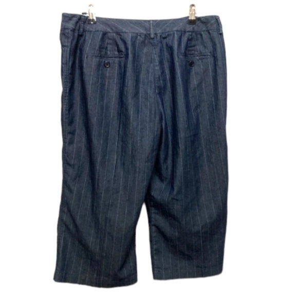 Larry Levine Woman Stretch Jean Capris size 12 pin stripped (472) - Picture 5 of 9